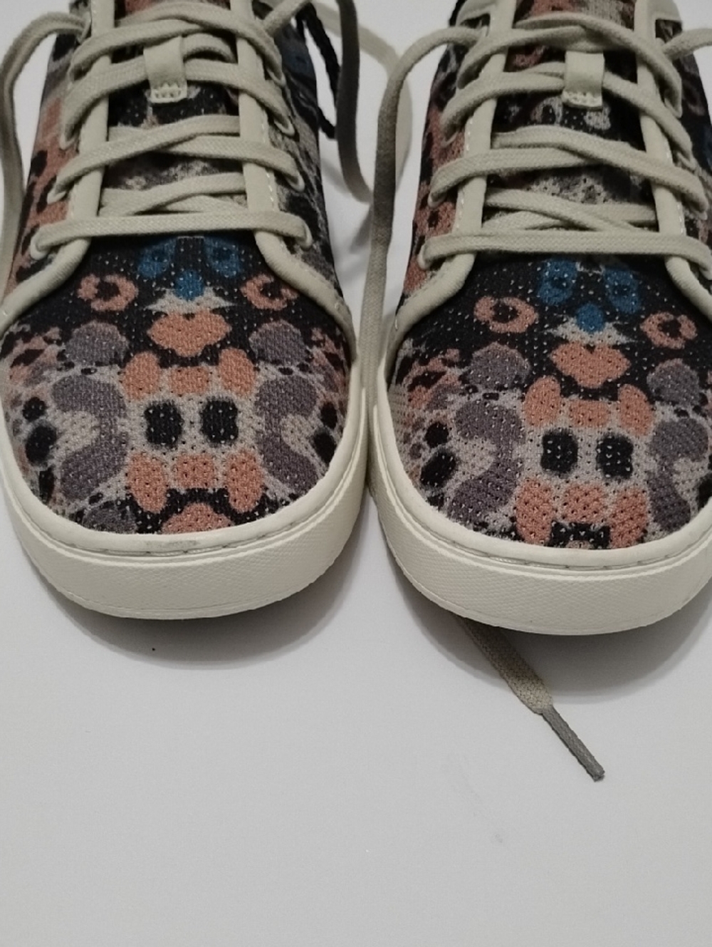 Olukai Pehuea Li Sneakers W10 - Picture 3 of 11